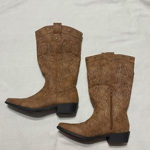 Women’s cowboy boots